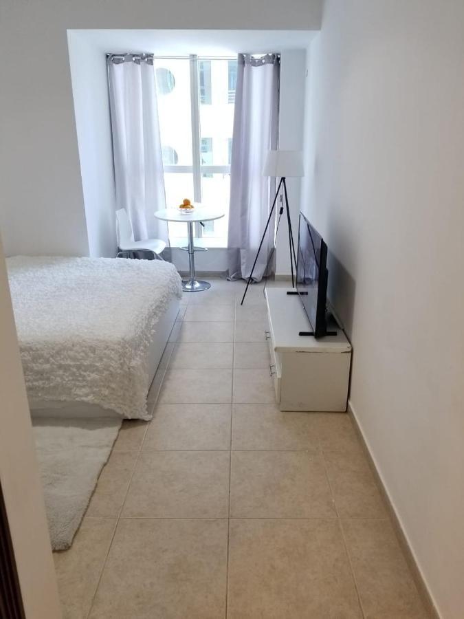 Luxury Kings Palace Private Room With Shared Kitchen Next To Barasti Beach Dubái Exterior foto